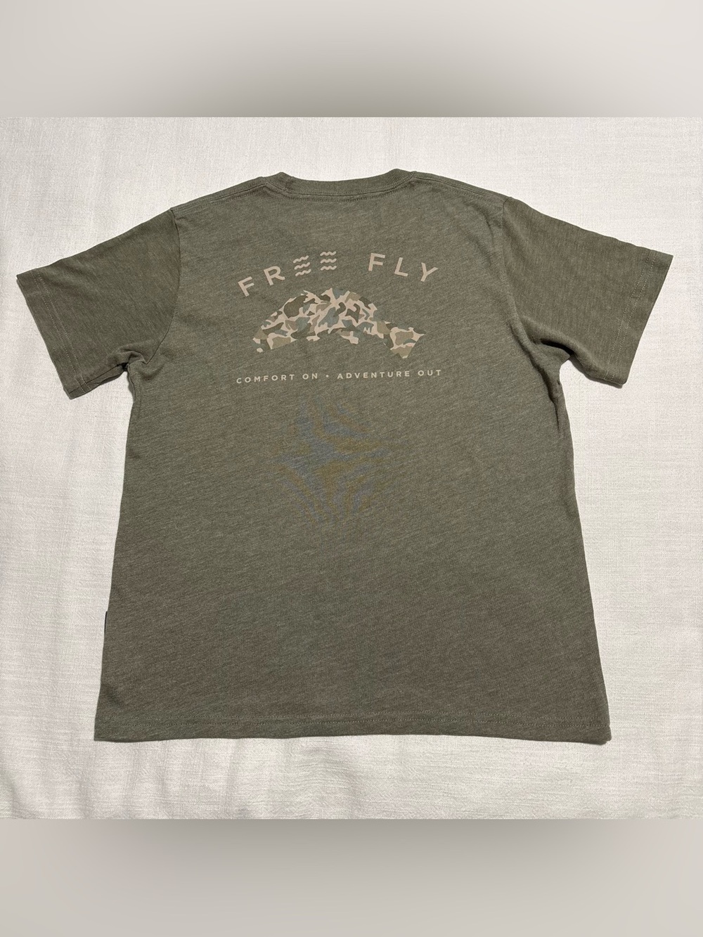 Boys Free Fly Redfish Camo Pocket Tee | Green | Size Medium (10-12)